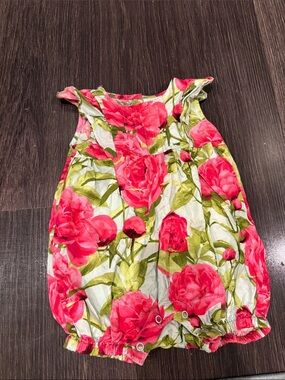 The Children’s Place 3-6 m rosebud onesie 100% cotton